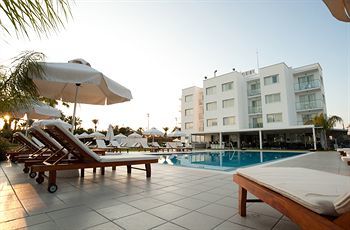 Frixos Suites Hotel Apts Voroklini Exterior foto